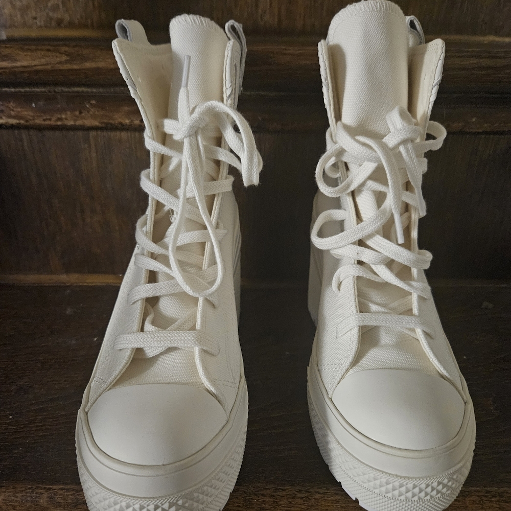 Converse Women's Platform Shoes Brand NEW